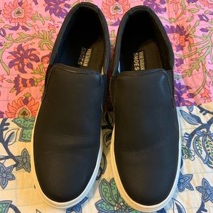 Black Vegan Slip-ons
